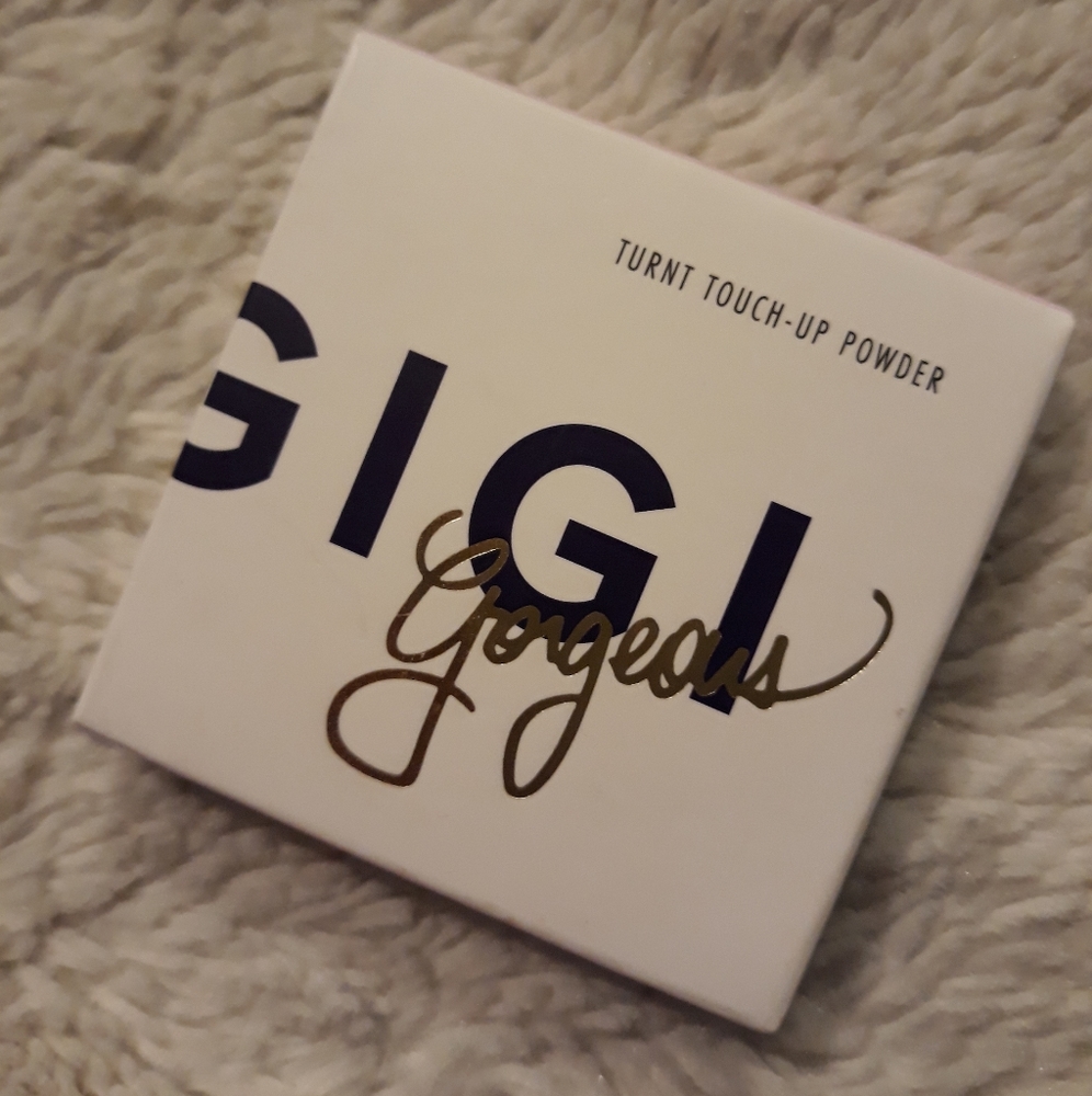 Touch up powder